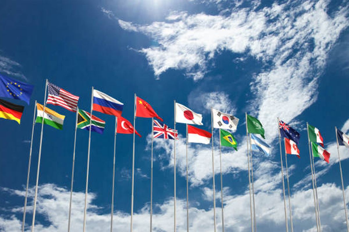 Politik Luar Negeri Indonesia 2025: Diplomasi, Tantangan Global, dan Peran di Asia
