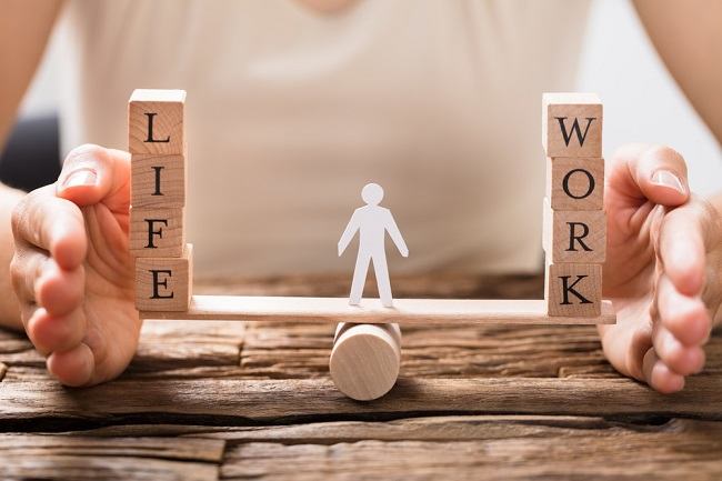 Budaya Work-Life Balance di Kalangan Profesional Muda Indonesia: Antara Produktivitas dan Kesehatan Mental